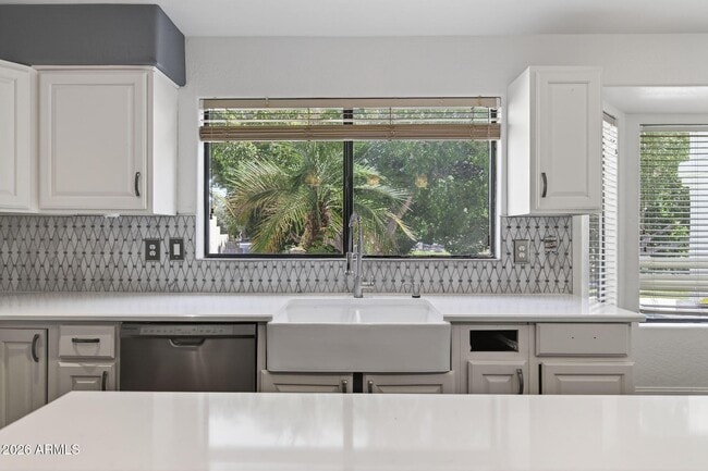 Building Photo - 3241 S Horizon Pl