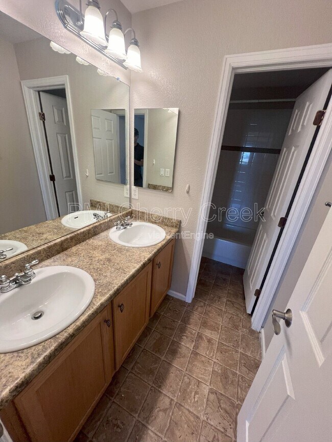 Building Photo - 5420 Heatherton Ln