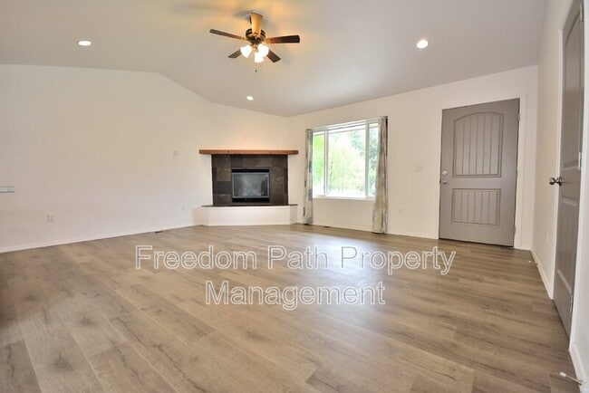 Building Photo - 316 Ashlin Ct