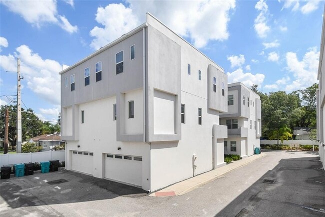 Building Photo - 113 W Grant St