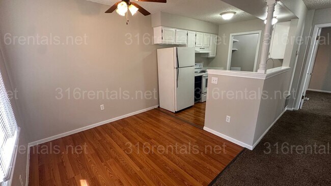 Building Photo - $1250 - 3 room 2 bath - Apartment located in Riverside