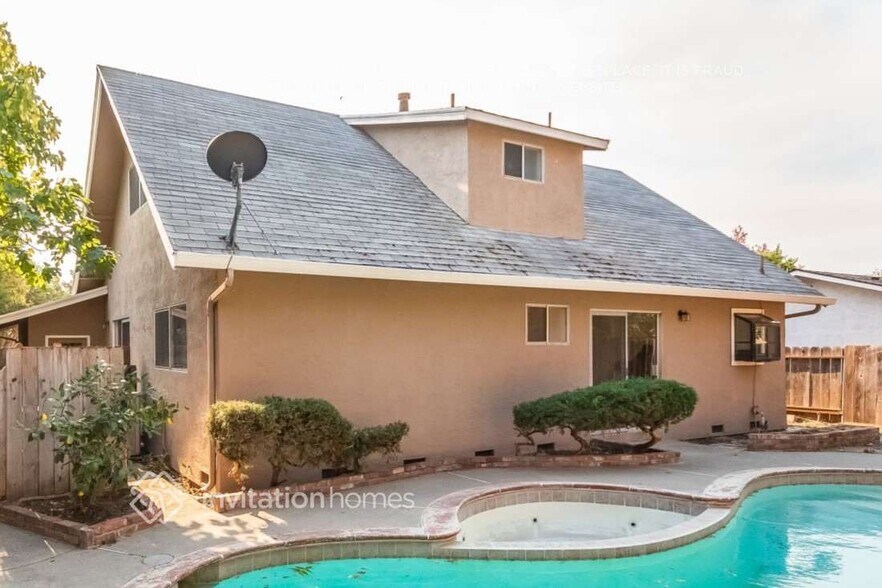 Building Photo - 497 Burlington Dr