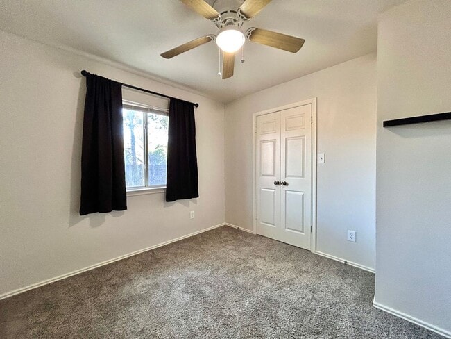 Building Photo - Bright and Comfortable 3BR/2BA Home with Garage & Backyard