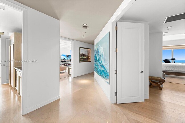 Building Photo - 1425 Brickell Ave