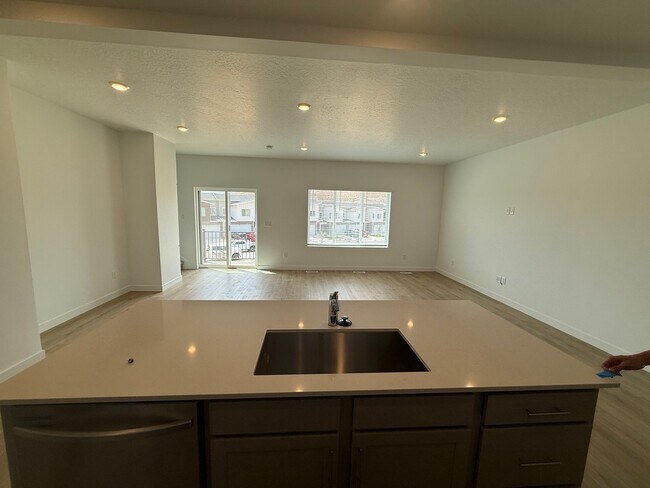 Building Photo - 1579 W Viola Ln