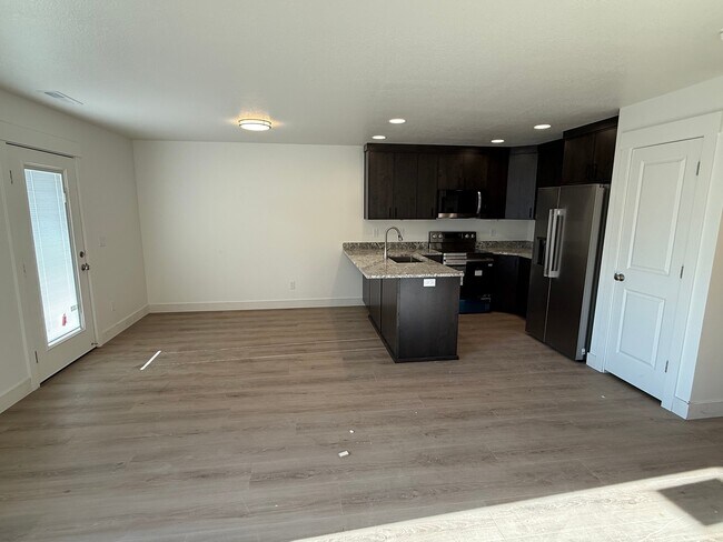 Building Photo - 2073 N 325 E