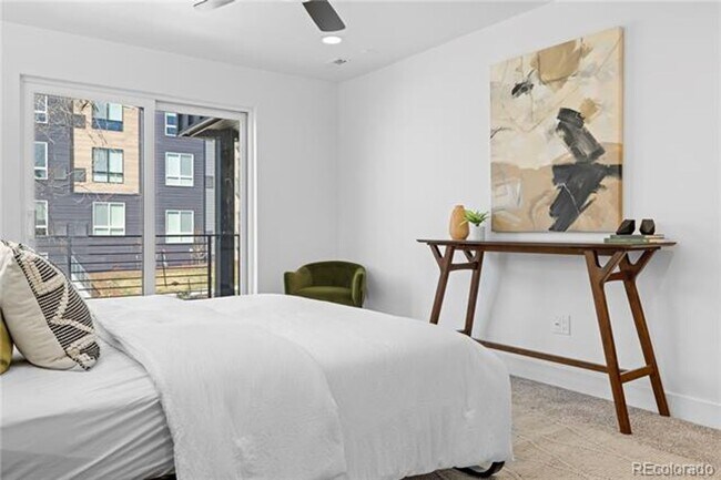 Building Photo - First Month on Us!  Gorgeous Contemporary ...