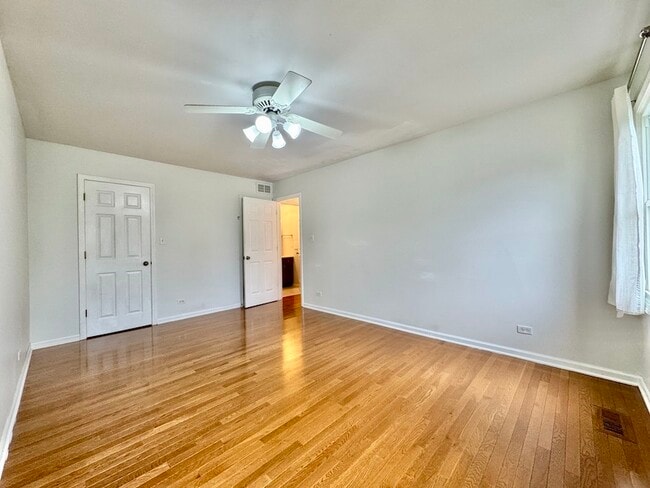Building Photo - 2760 College Hill Cir