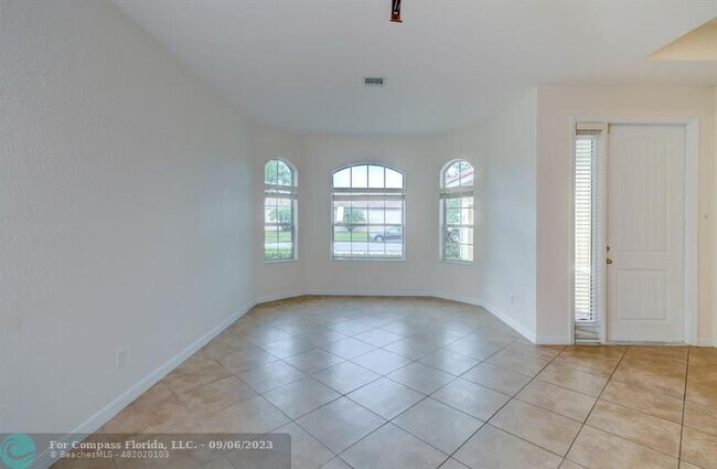 Building Photo - 4198 NW Burr Oak Ct