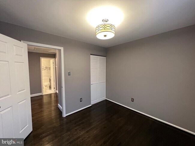 Building Photo - 5002 Dequincey Dr