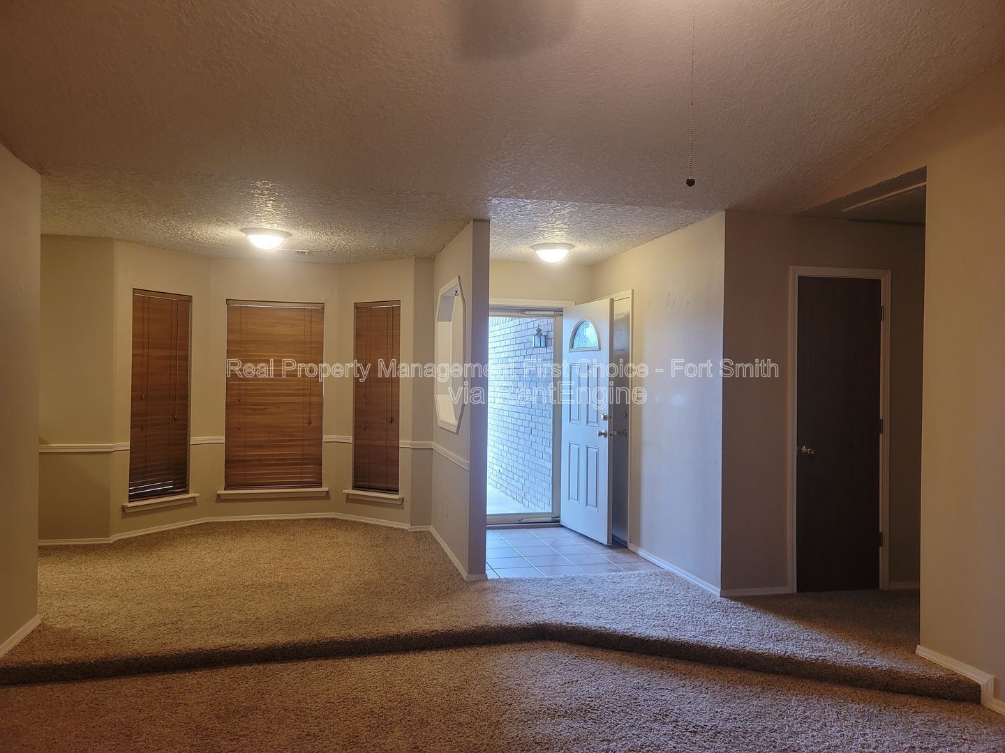 Building Photo - 2316 Woodwind Way