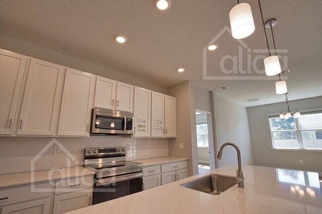 Building Photo - 1610 Rada Ln