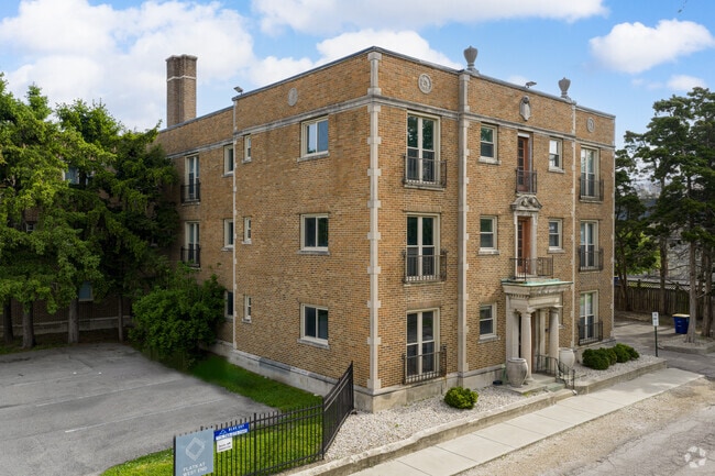 Building Photo - Flats at West End