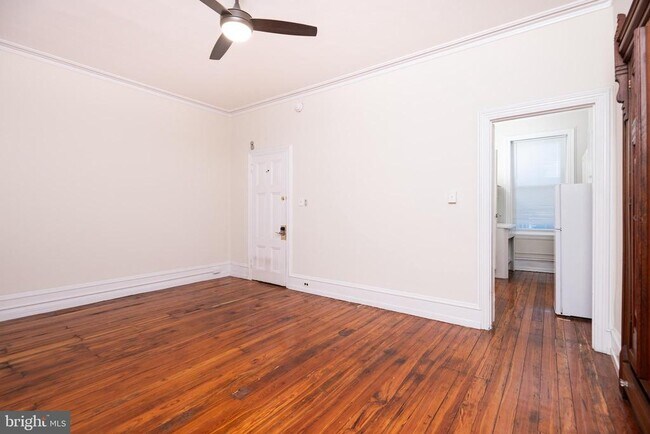 Building Photo - 932 N 5th St