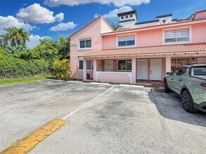 Building Photo - 8035 Lake Dr