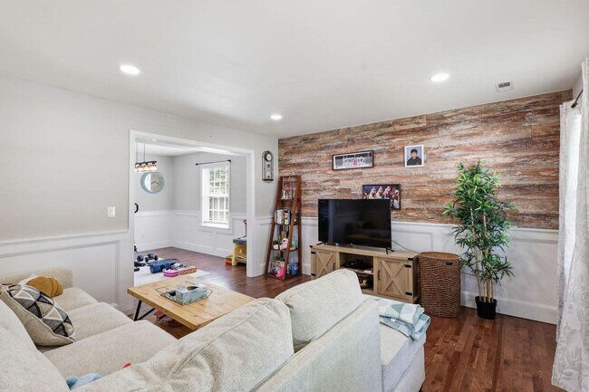 Building Photo - 10106 S Fulton Dr