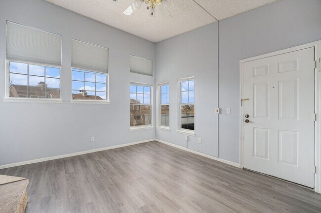 Building Photo - Lake Views in the City! **Move-In Special**