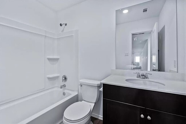 Building Photo - 300 Amber Gln