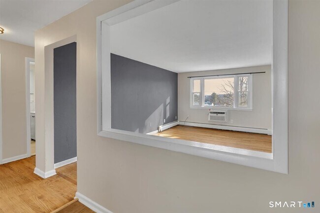 Building Photo - 63 Maynard St