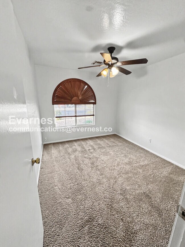 Building Photo - 4819 E Shapinsay Dr