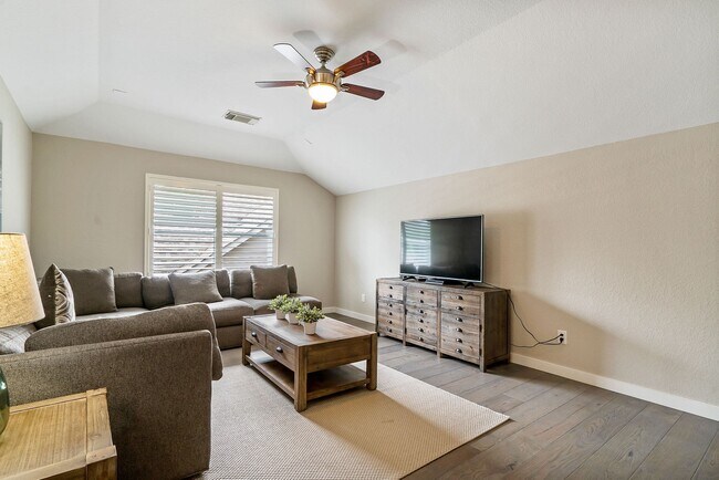 Building Photo - 6 Stickley Ct