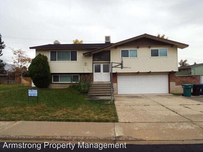 Building Photo - 262 1165 N