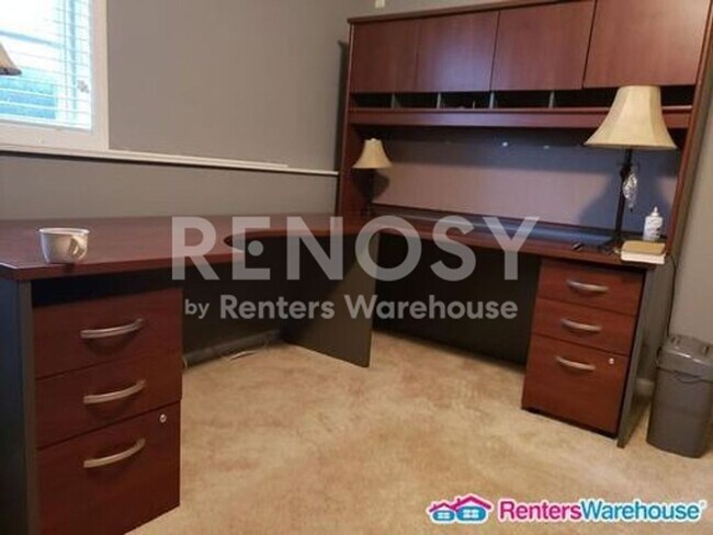 Building Photo - Stunning 3BD/2.5BA Townhouse in Maple Grove