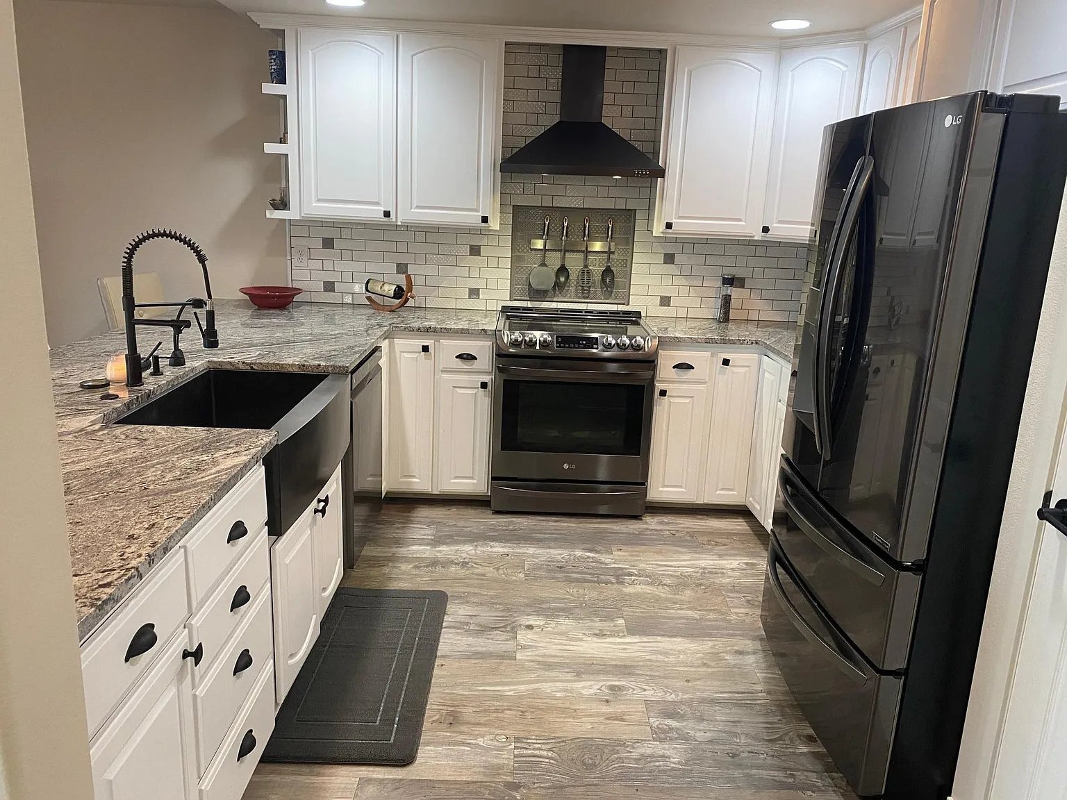 Building Photo - 300 Columbia Point Dr