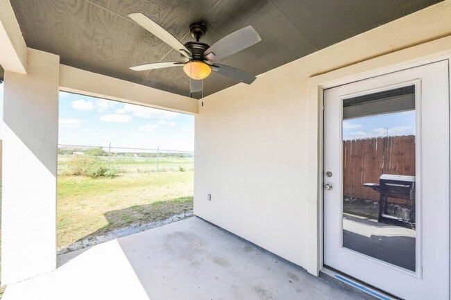 Building Photo - 7106 EL MESON DR