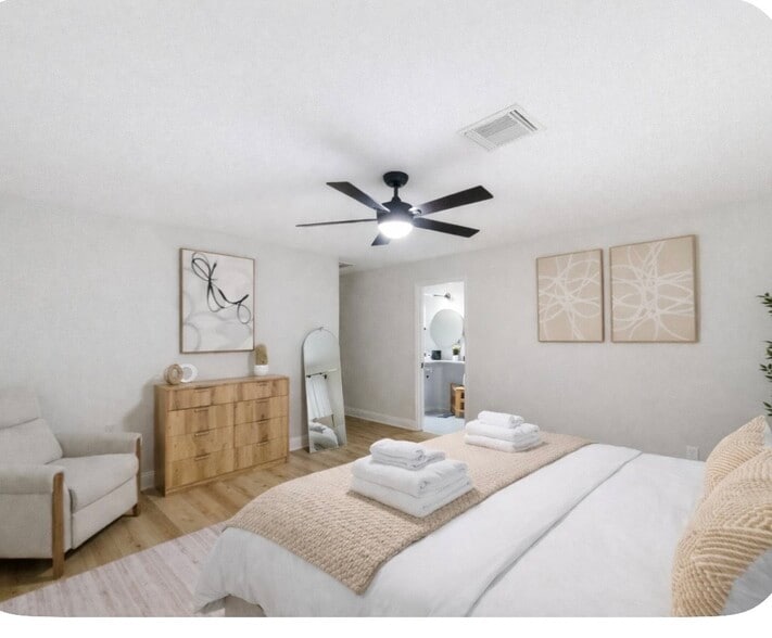 Building Photo - 5642 Cartagena St