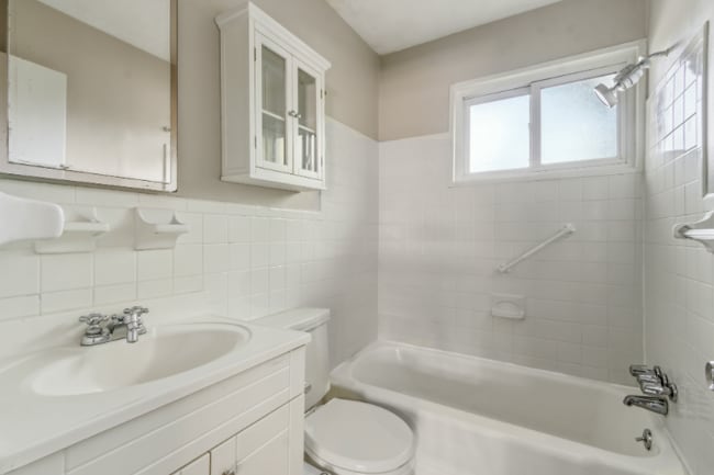 Building Photo - 120 Biscayne Dr NW