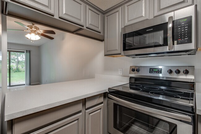 Building Photo - 3260 Cypress Ln