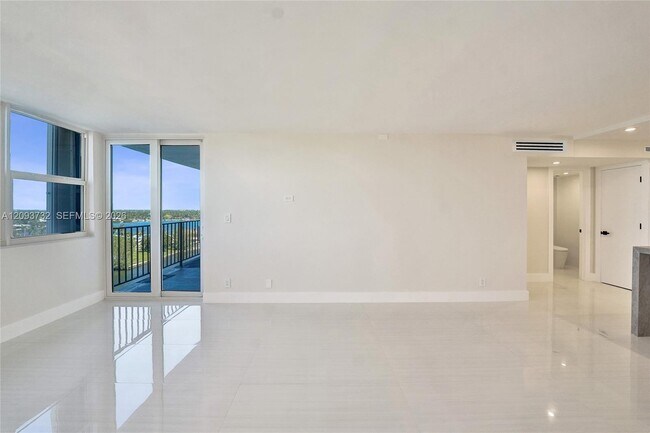Building Photo - 1400 S Ocean Dr