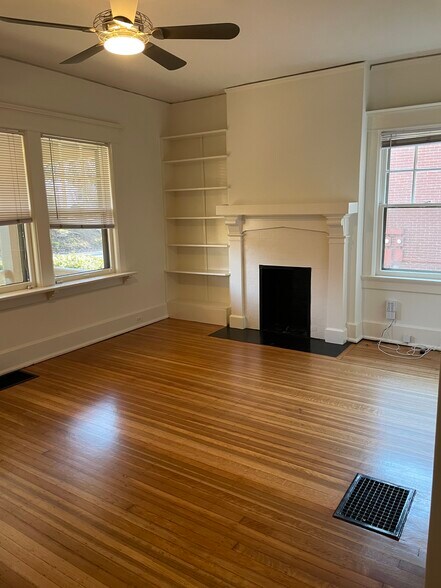 Building Photo - 2167 Sherwood Ave