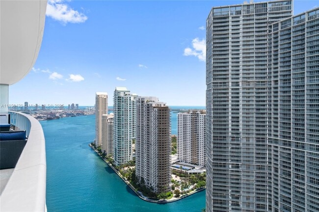 Building Photo - 200 Biscayne Blvd Way