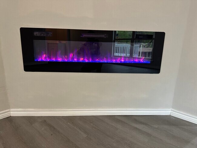 Building Photo - 2001 Emerson Ln