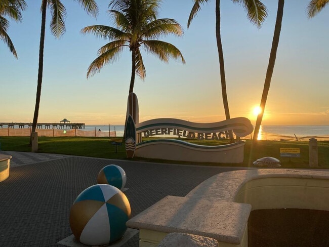 Building Photo - 616 SE 8th Ave