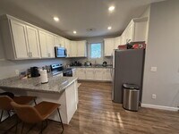 Building Photo - Prime Location Giant four-bed two-bath off Greenway in Longfellow!