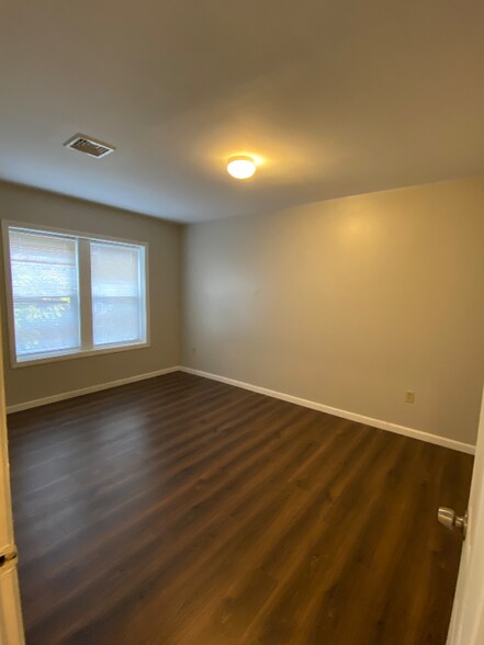 Building Photo - 12-20-20 Rockville St