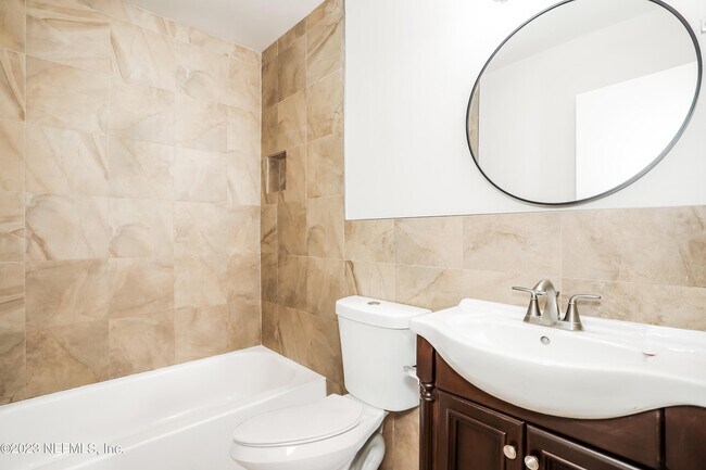 Building Photo - 3854 English Colony Dr S