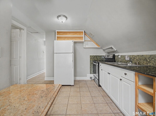 Building Photo - 1440 Wood Ave