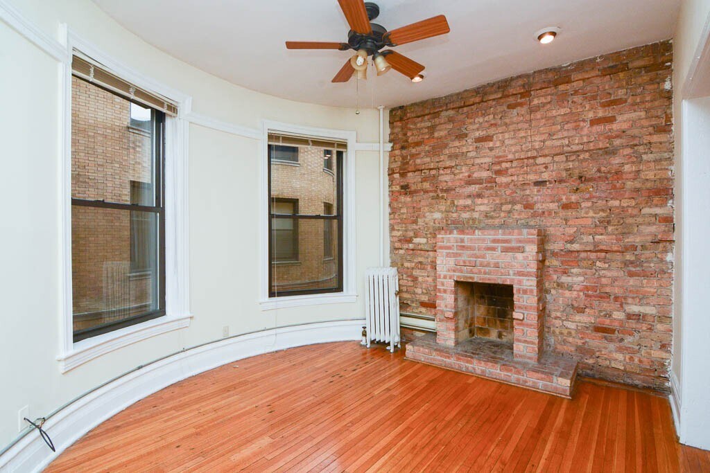 Building Photo - 1225 N Dearborn St