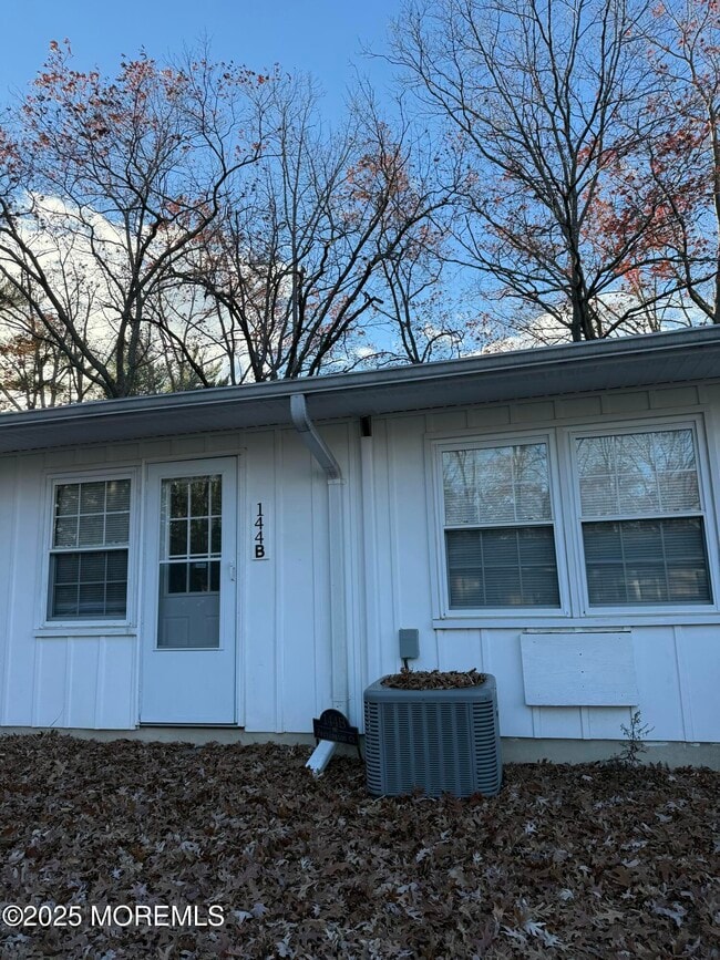 Primary Photo - 144B Farrington Ct