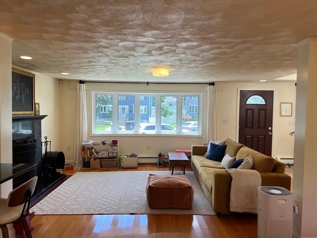 Building Photo - 11 Garrison Rd