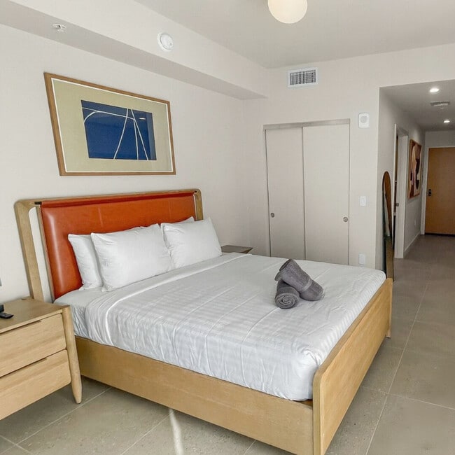 Building Photo - 11 NE 6th St