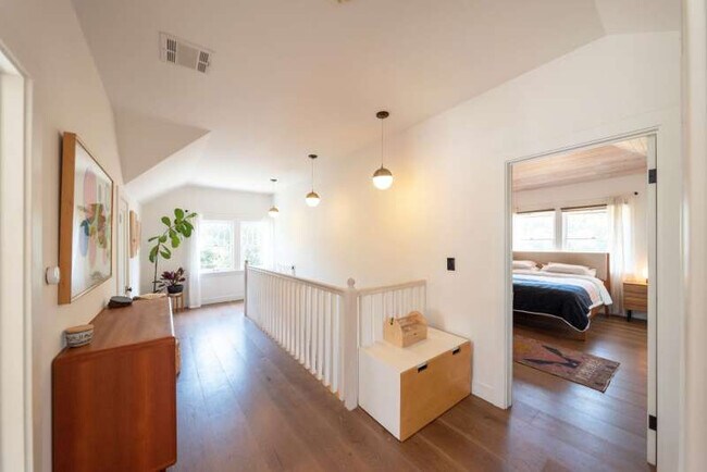 Building Photo - 405 N Avenue 66