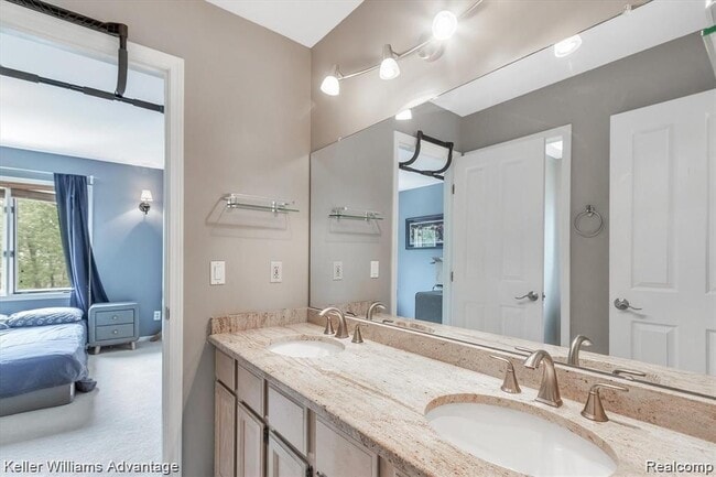 Building Photo - 9049 Cobblestone Cir