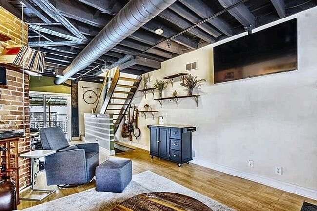 Building Photo - 4784 Sciota St