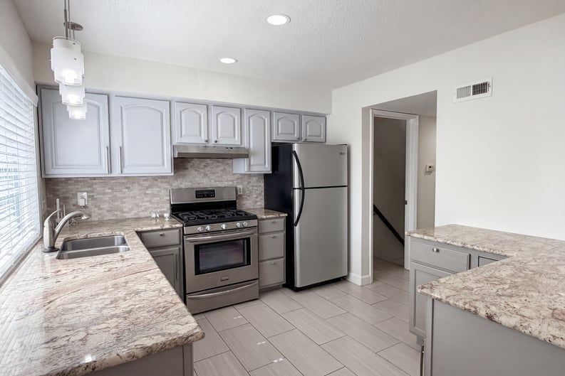 Building Photo - 13451 Land O Woods Dr