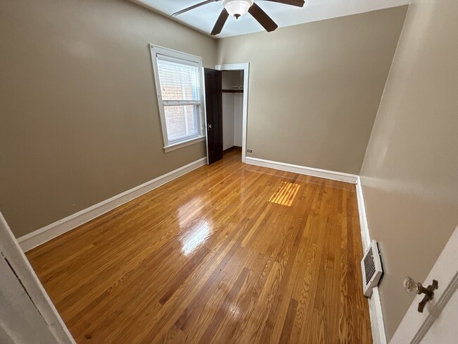 Building Photo - 5327 W Wolfram St